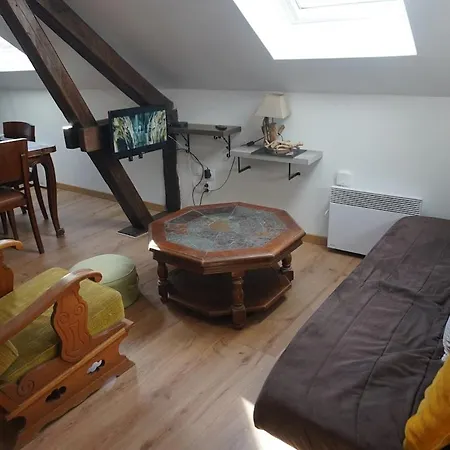 Le Sejour Des Hobbits Avec 2 Places De Parking Prive Interieur Gratuit Apartment Beuvrages